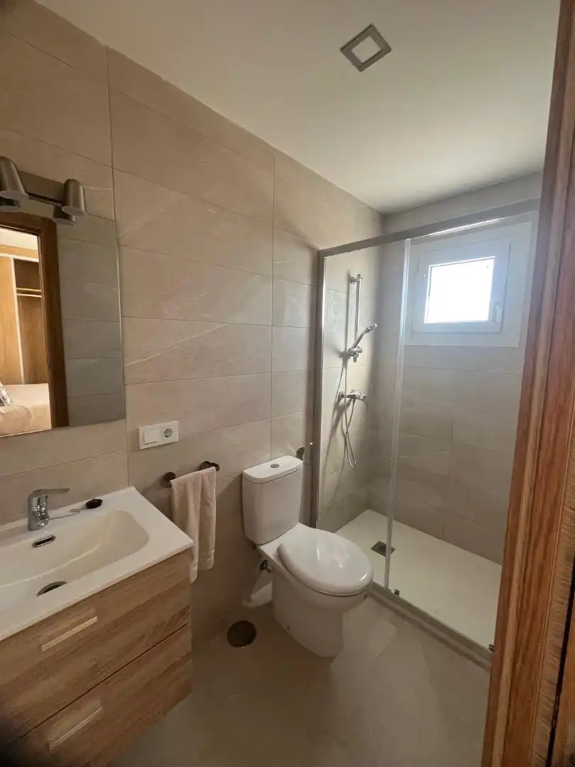 Baño de Casa adosada en venta en Coria del Río con Aire acondicionado, Jardín privado y Terraza