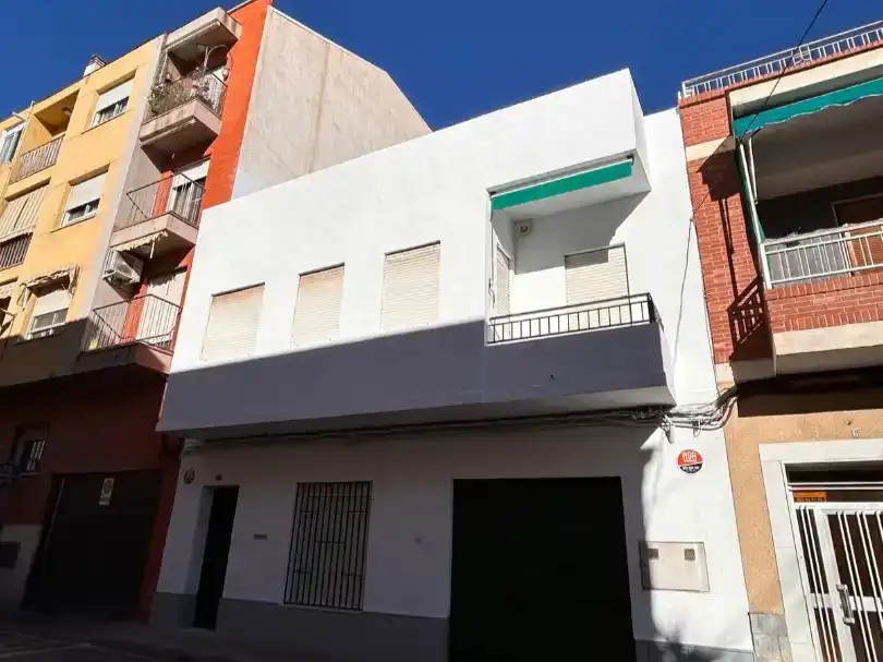 Vista exterior de Casa adosada en venda en Murcia amb Jardí privat, Traster i Balcó