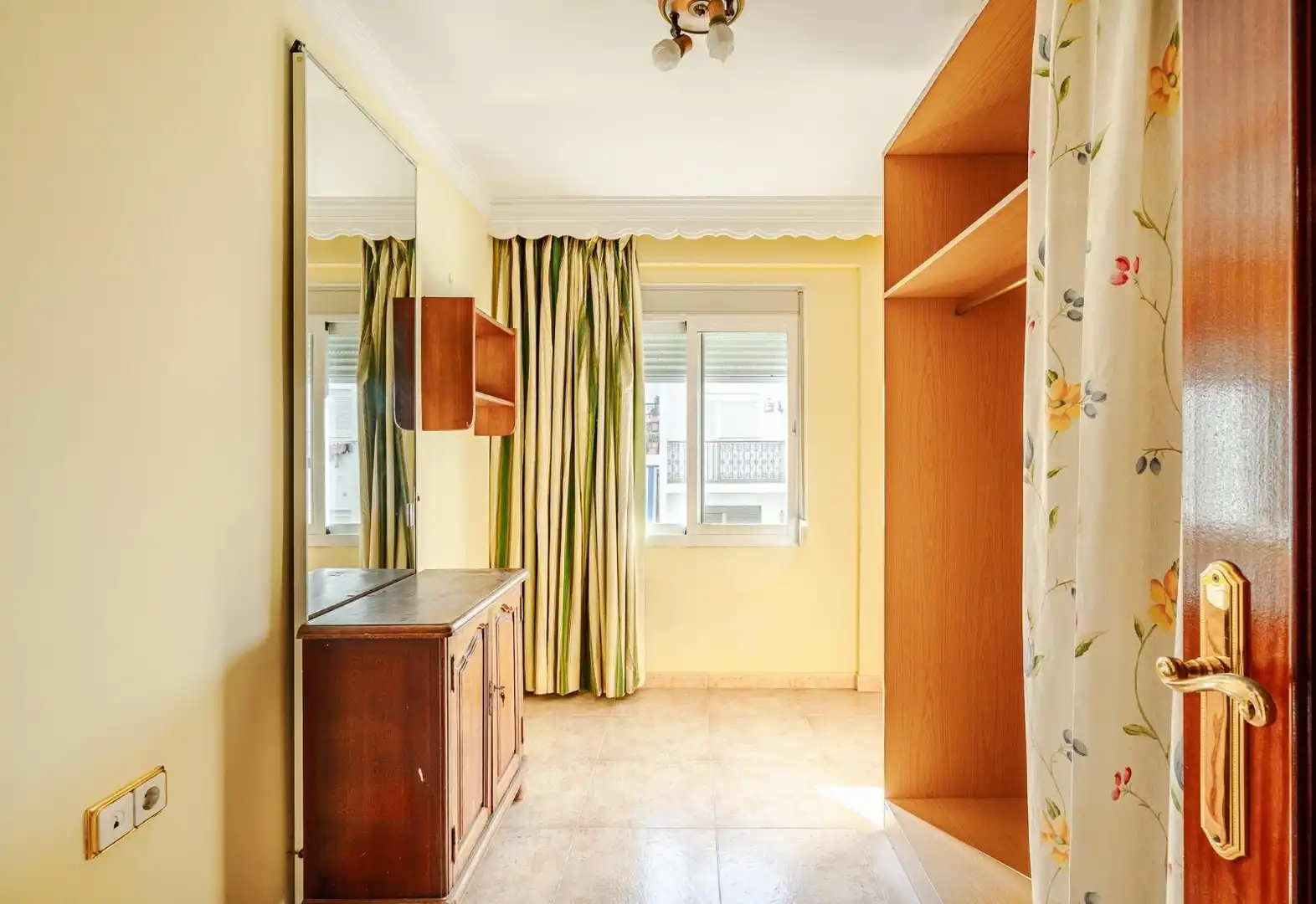 Schlafzimmer von Wohnungen zum Verkauf in Estepona mit Möbliert