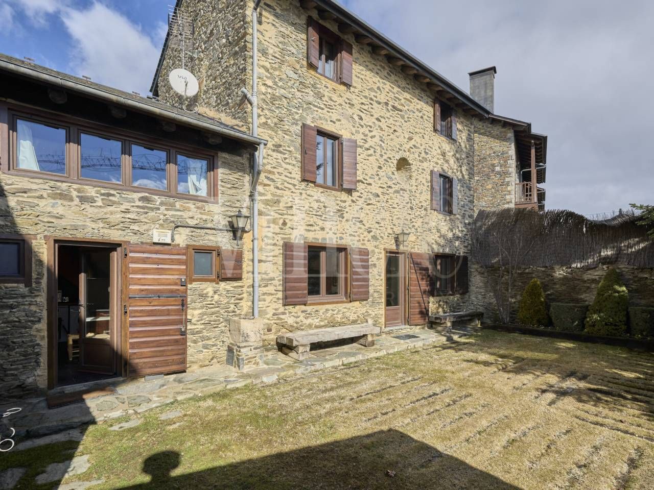 Exterior view of House or chalet for sale in Bolvir  with Heating, Private garden and Parquet flooring