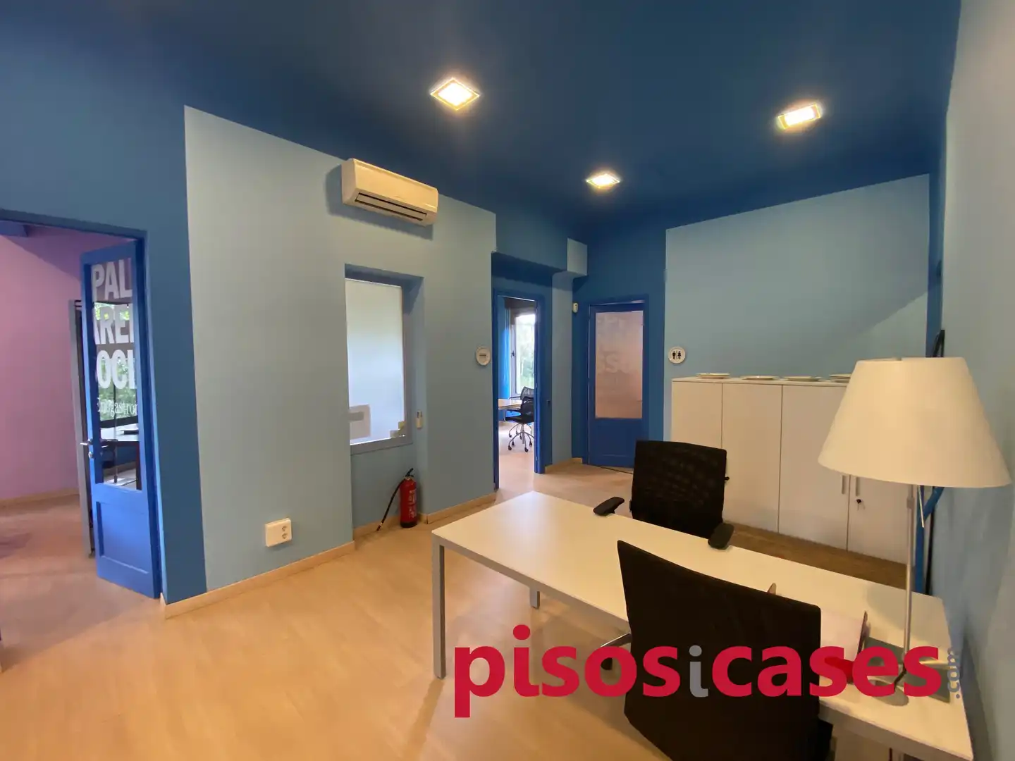 Office for rent in Manlleu  with Air Conditioner