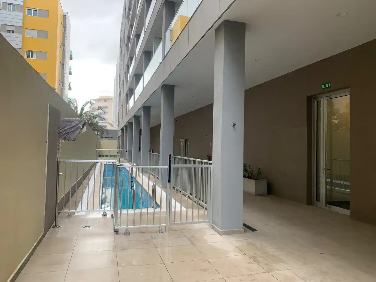 Swimming pool of Flat for rent in Las Palmas de Gran Canaria  with Parquet flooring, Swimming Pool and Furnished