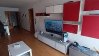 Sala d'estar de Pis en venda en Cunit amb Parquet, Terrassa i Piscina