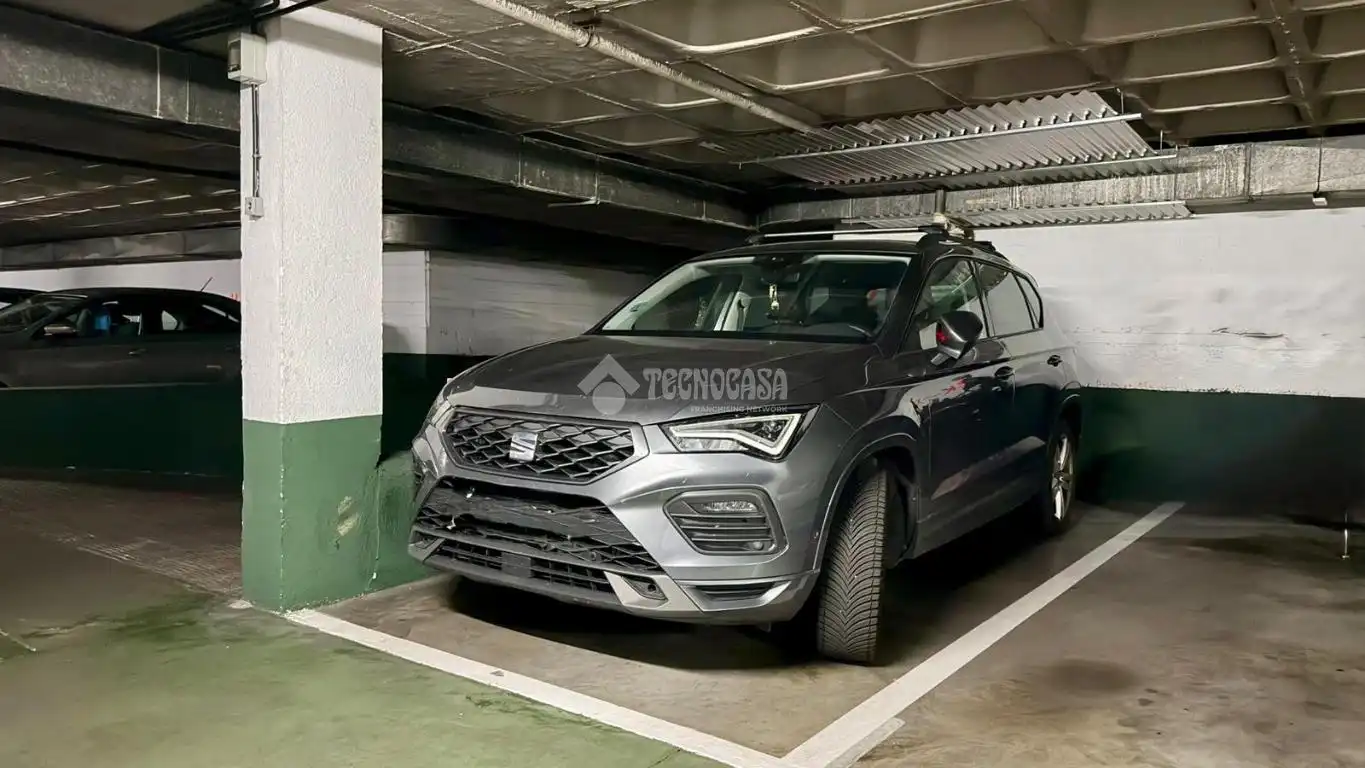Parking of Flat for sale in Madrid  with Air Conditioner, Heating and Terrace