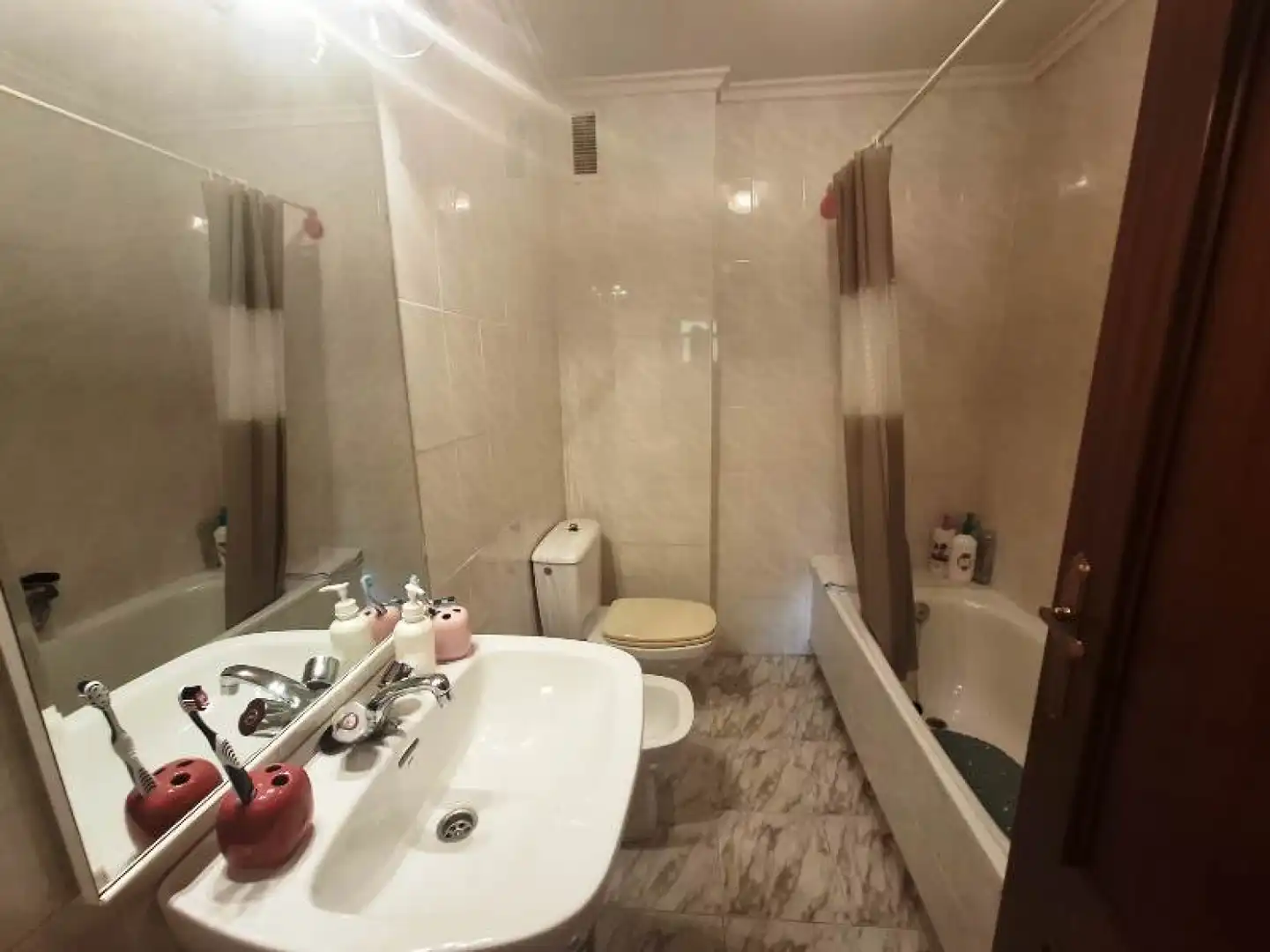 Bathroom of Flat for rent in Valdáliga  with Parquet flooring, Terrace and Furnished