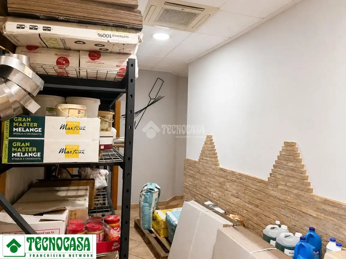 Local de alquiler en Manises con Aire acondicionado y Amueblado