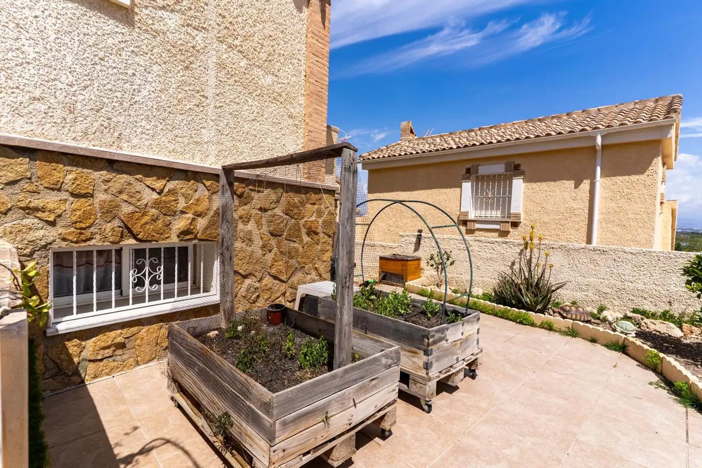 Terrasse von Haus oder Chalet zum Verkauf in Santa Pola mit Klimaanlage, Privatgarten und Terrasse