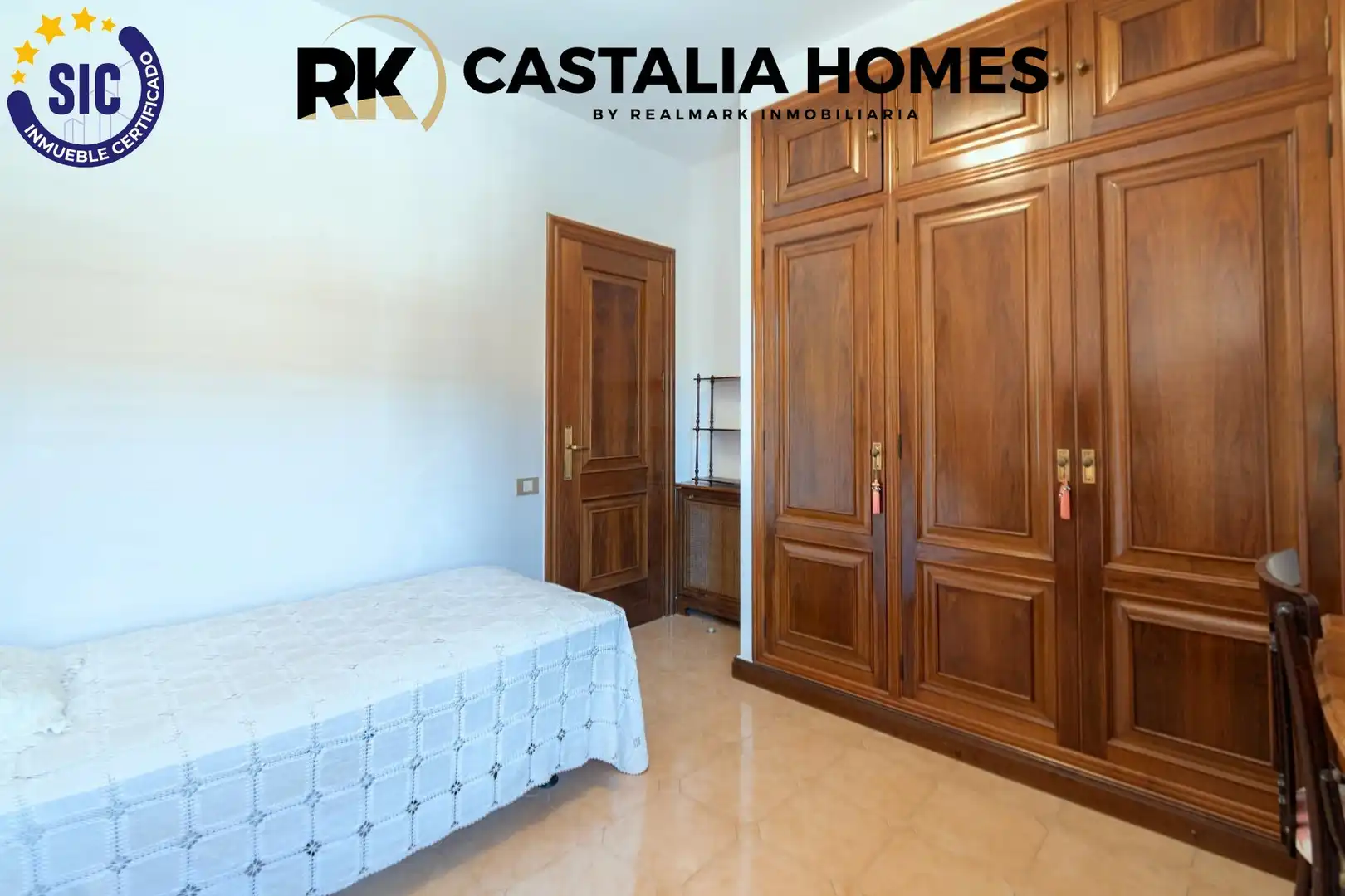 Habitación de Casa o chalet en venta en Castellón de la Plana / Castelló de la Plana con Calefacción, Jardín privado y Parquet