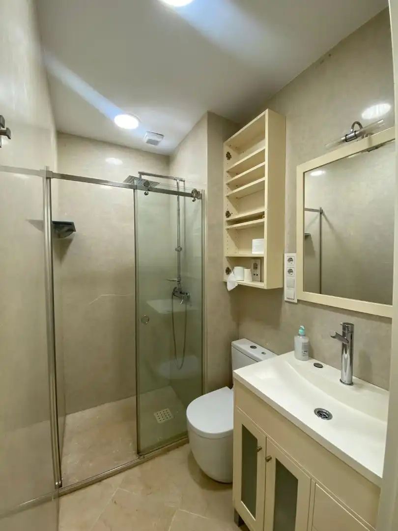 Baño de Piso en venta en Sevilla con Aire acondicionado, Trastero y Amueblado