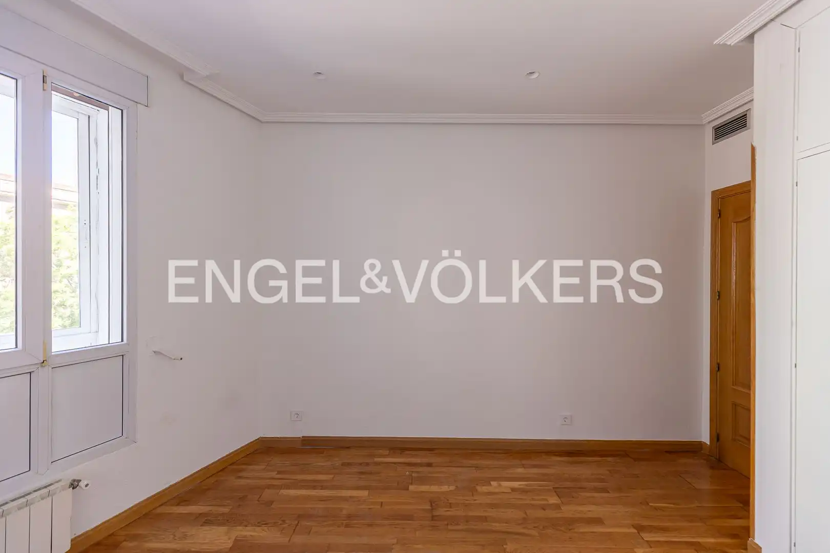 Flat for rent in Madrid  with Heating