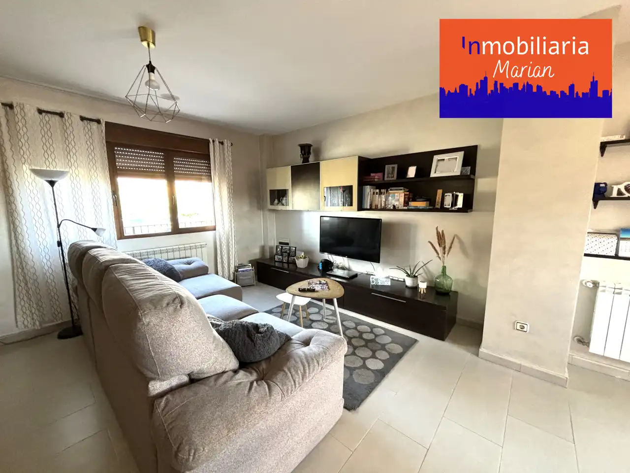 Sala d'estar de Casa o xalet en venda en Fuentelcésped amb Calefacció, Jardí privat i Terrassa