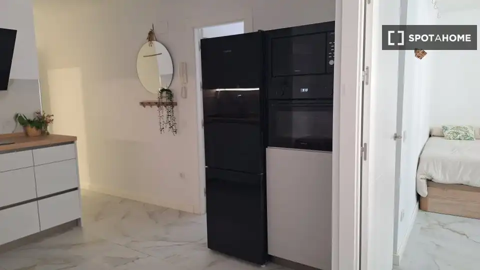 Cocina de Apartamento para compartir en Sevilla con Aire acondicionado, Calefacción y Terraza