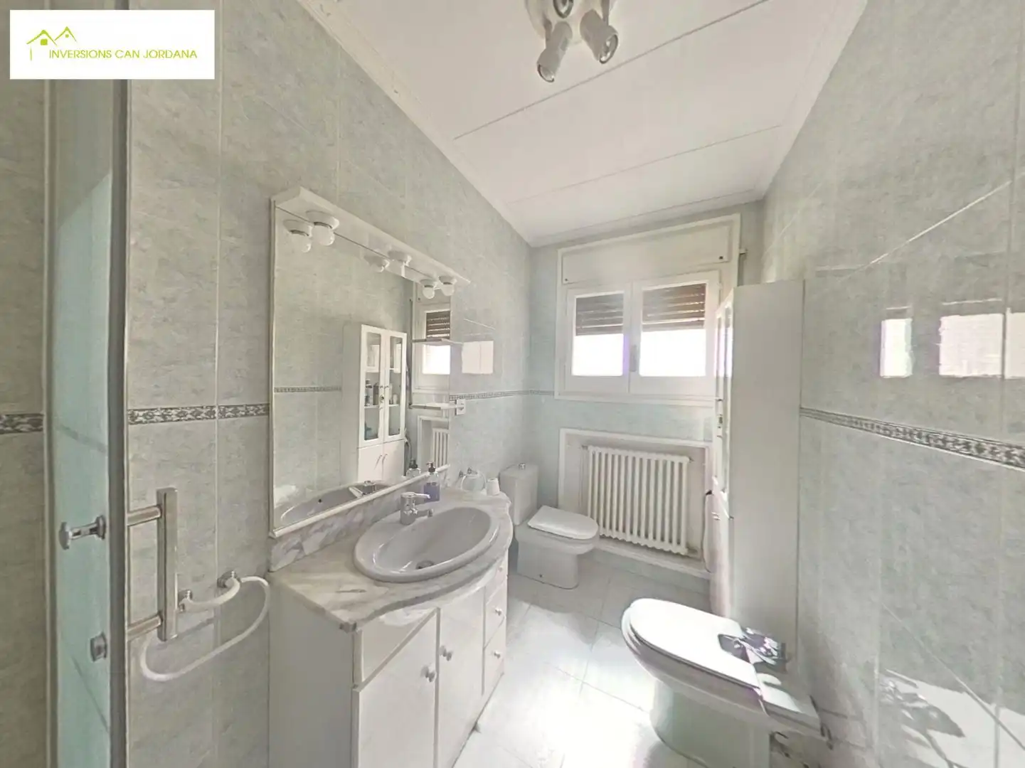 Badezimmer von Haus oder Chalet zum Verkauf in El Masnou mit Klimaanlage, Heizung und Privatgarten