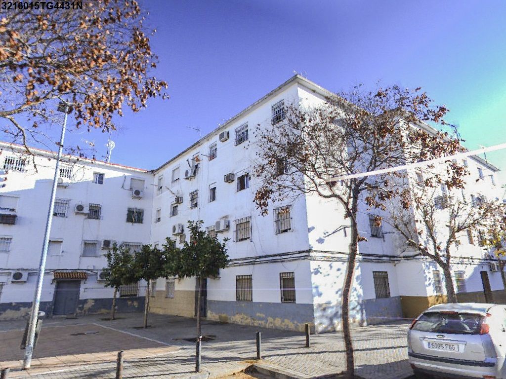 Exterior view of Flat for sale in  Sevilla Capital
