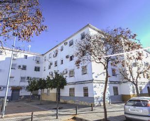 Exterior view of Flat for sale in  Sevilla Capital