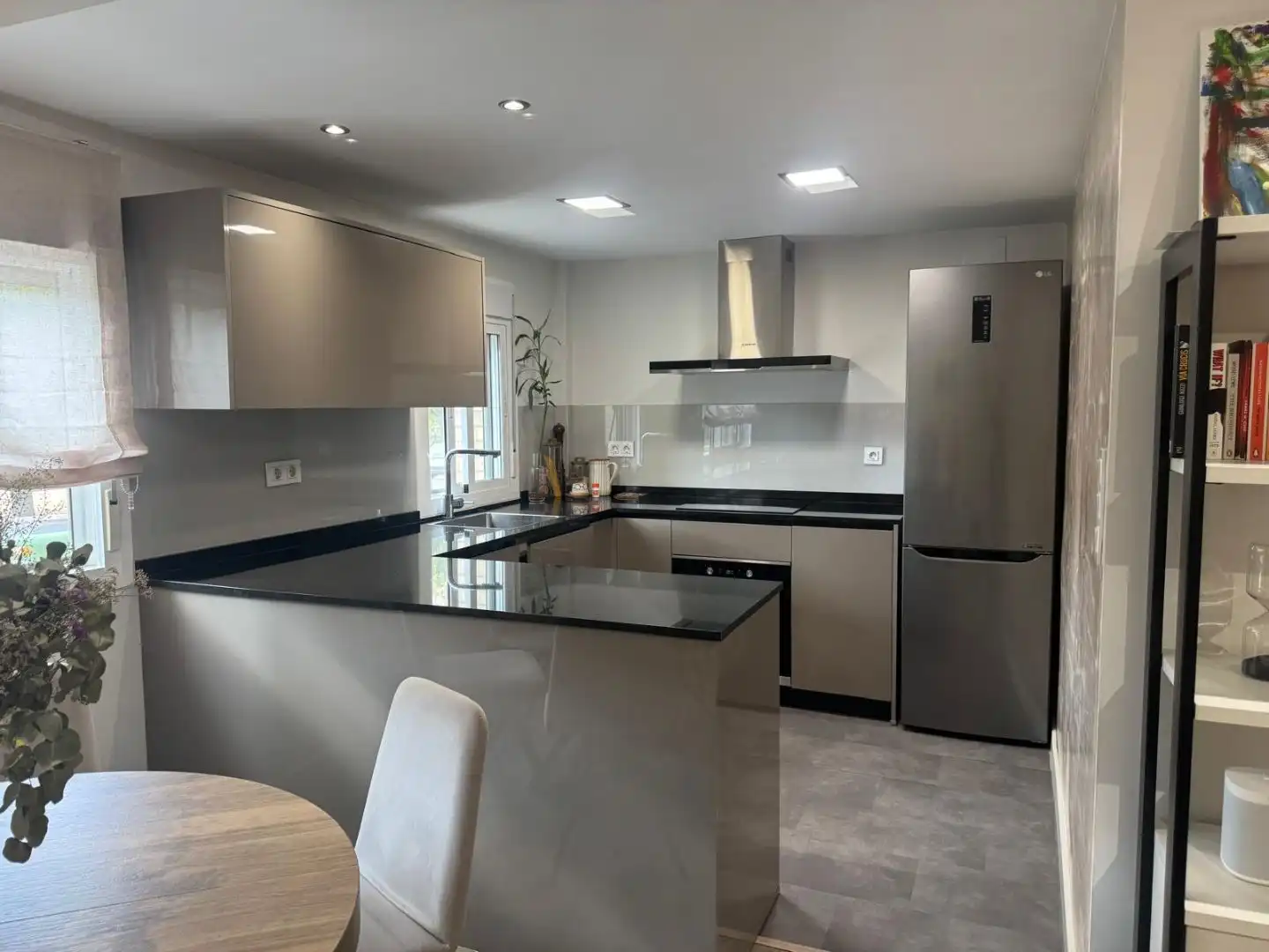 Kitchen of Flat for rent in Sur