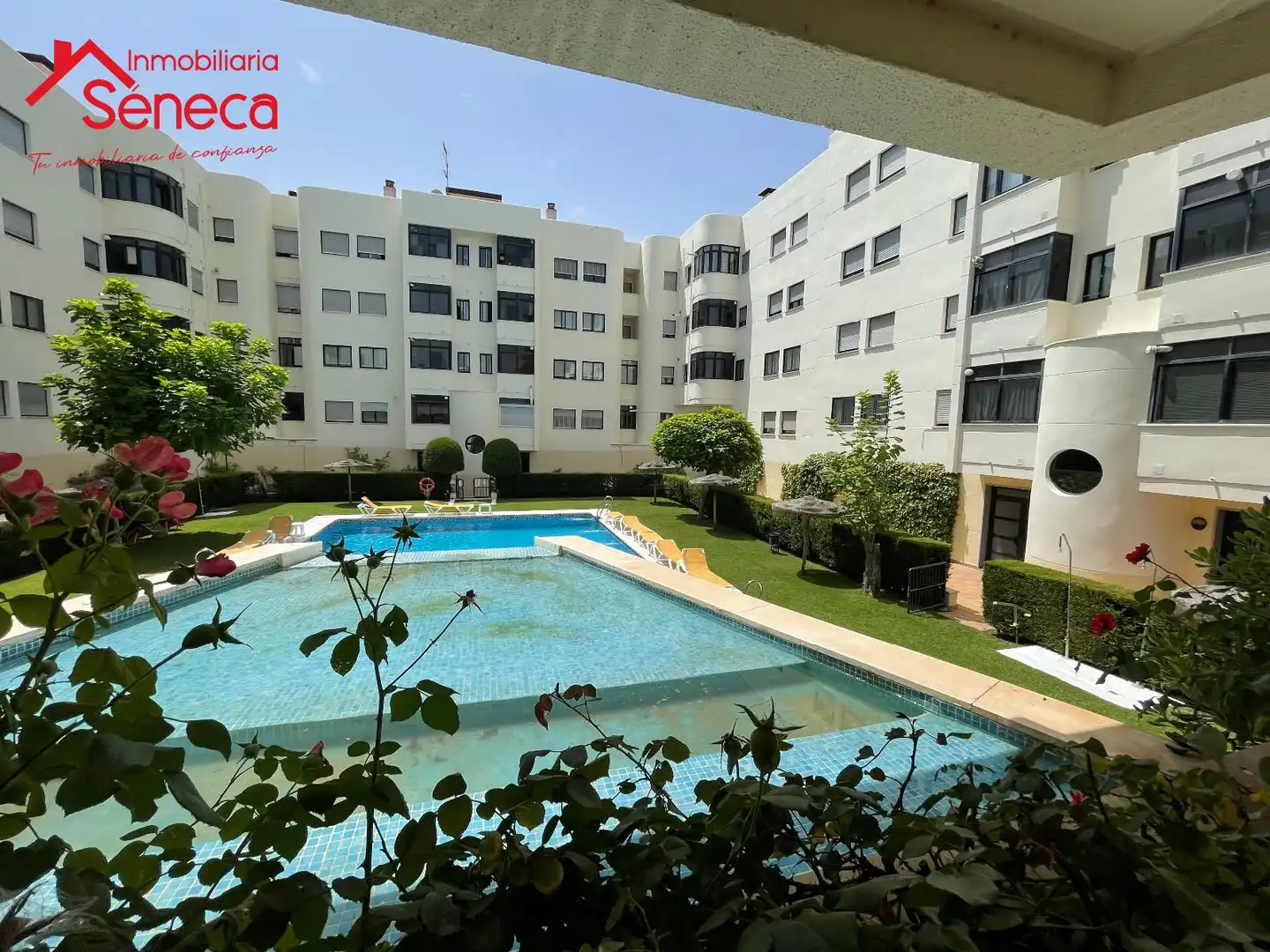 Schwimmbecken von Wohnung zum Verkauf in Córdoba mit Klimaanlage, Heizung und Terrasse