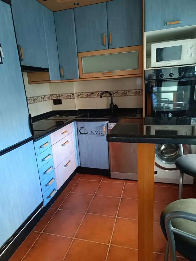 Kitchen of Flat for rent in Zona de Plaza de Barcelos
