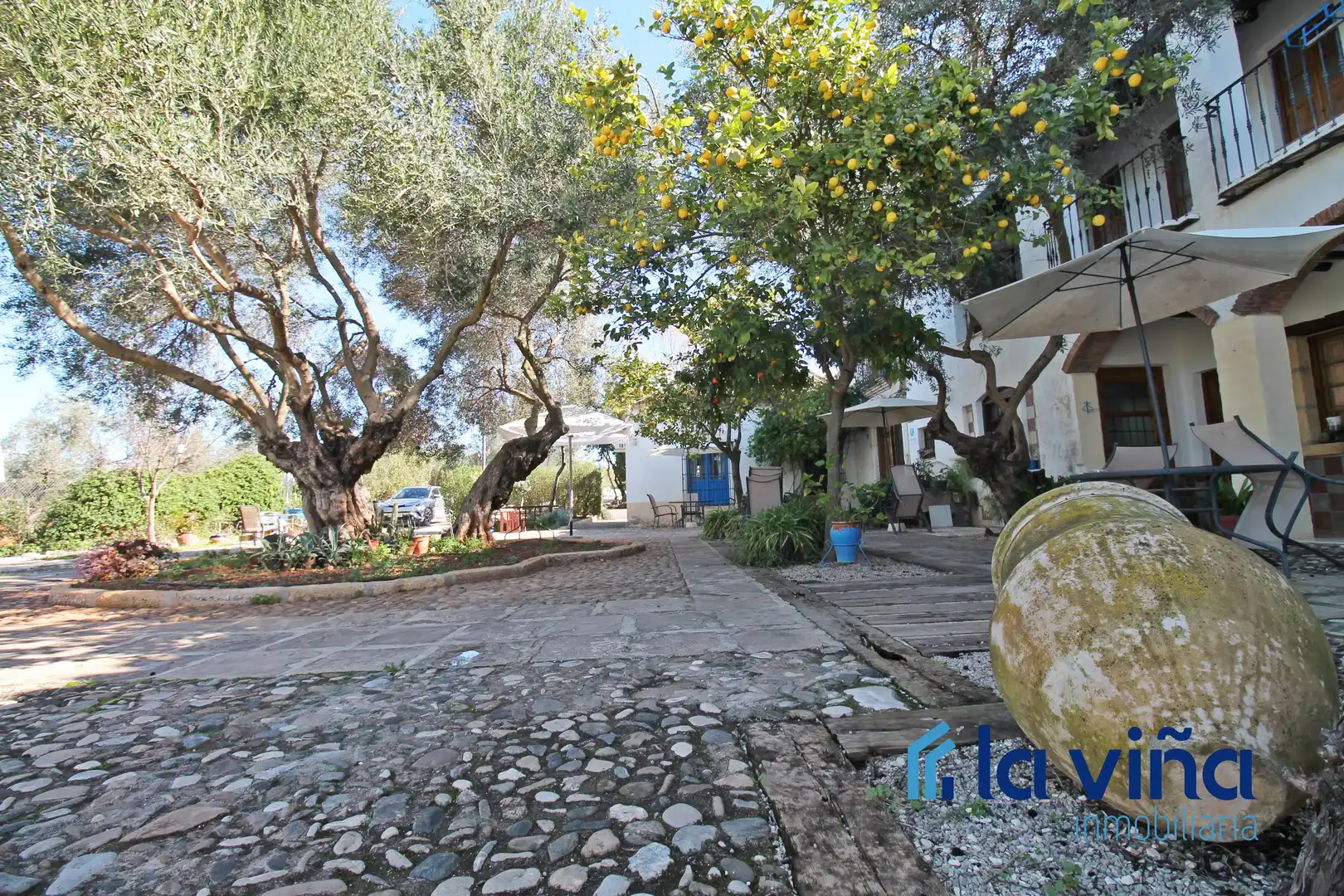 Vista exterior de Finca rústica en venta en Martín de la Jara con Aire acondicionado, Jardín privado y Trastero