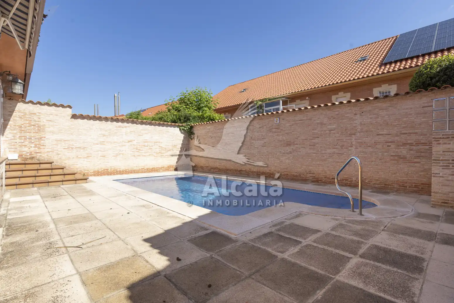 Piscina de Casa adosada en venta en Villalbilla con Aire acondicionado, Calefacción y Parquet