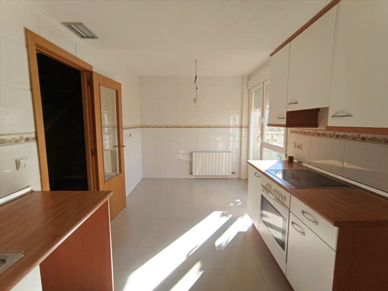 Kitchen of Single-family semi-detached for sale in María de Huerva  with Heating, Private garden and Parquet flooring