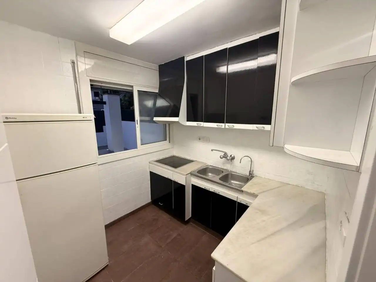 Cocina de Piso de alquiler en Cerdanyola del Vallès con Parquet y Terraza