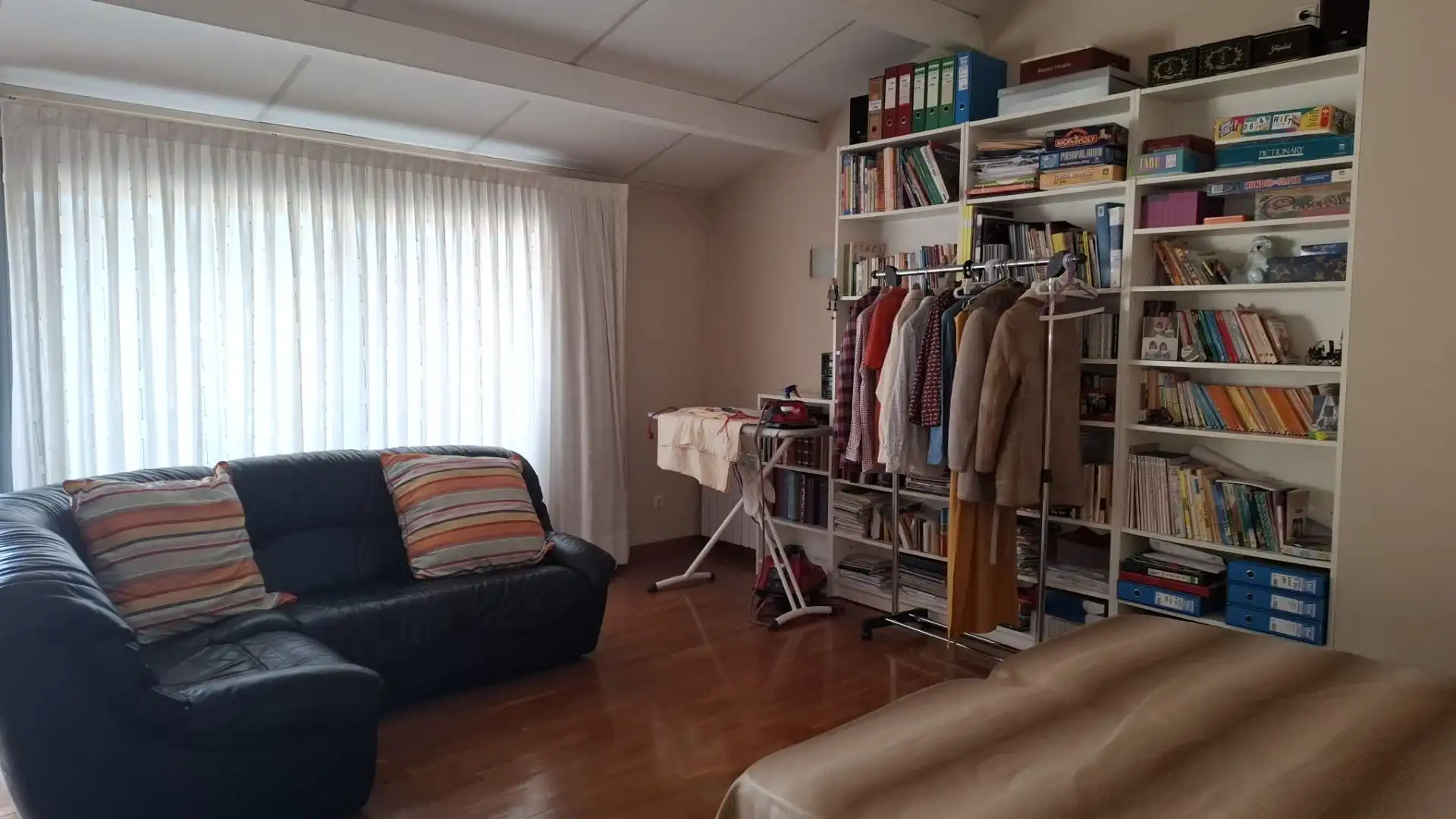 Sala de estar de Casa adosada en venta en Vallirana con Aire acondicionado, Calefacción y Terraza