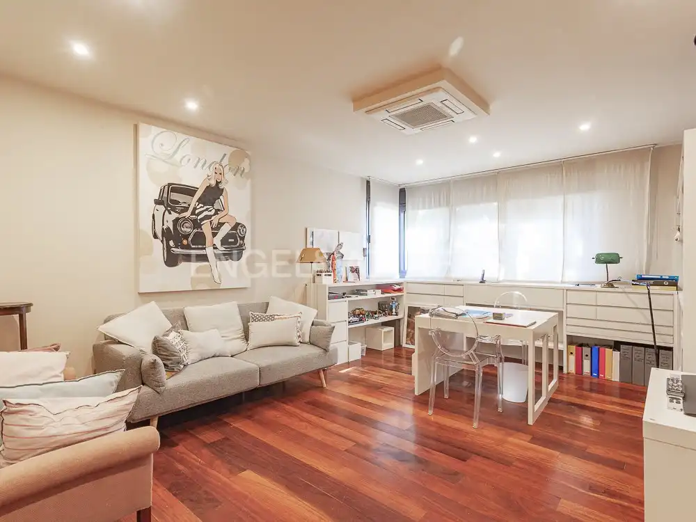 Sala de estar de Casa o chalet en venta en Barcelona con Aire acondicionado, Calefacción y Jardín privado