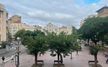 Außenansicht von Büro miete in  Huesca Capital mit Klimaanlage und Balkon