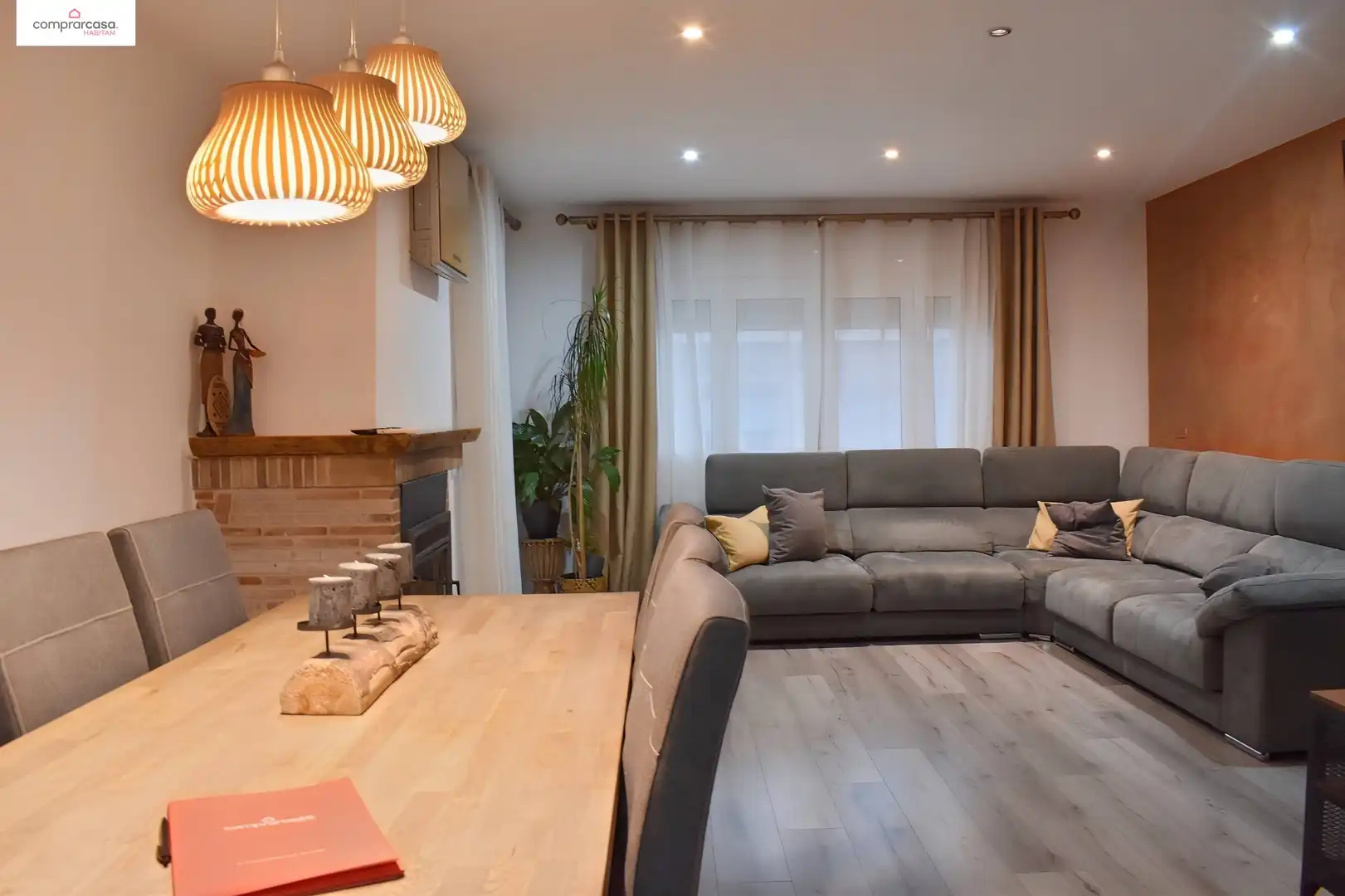 Sala d'estar de Pis en venda en Roses amb Calefacció i Terrassa
