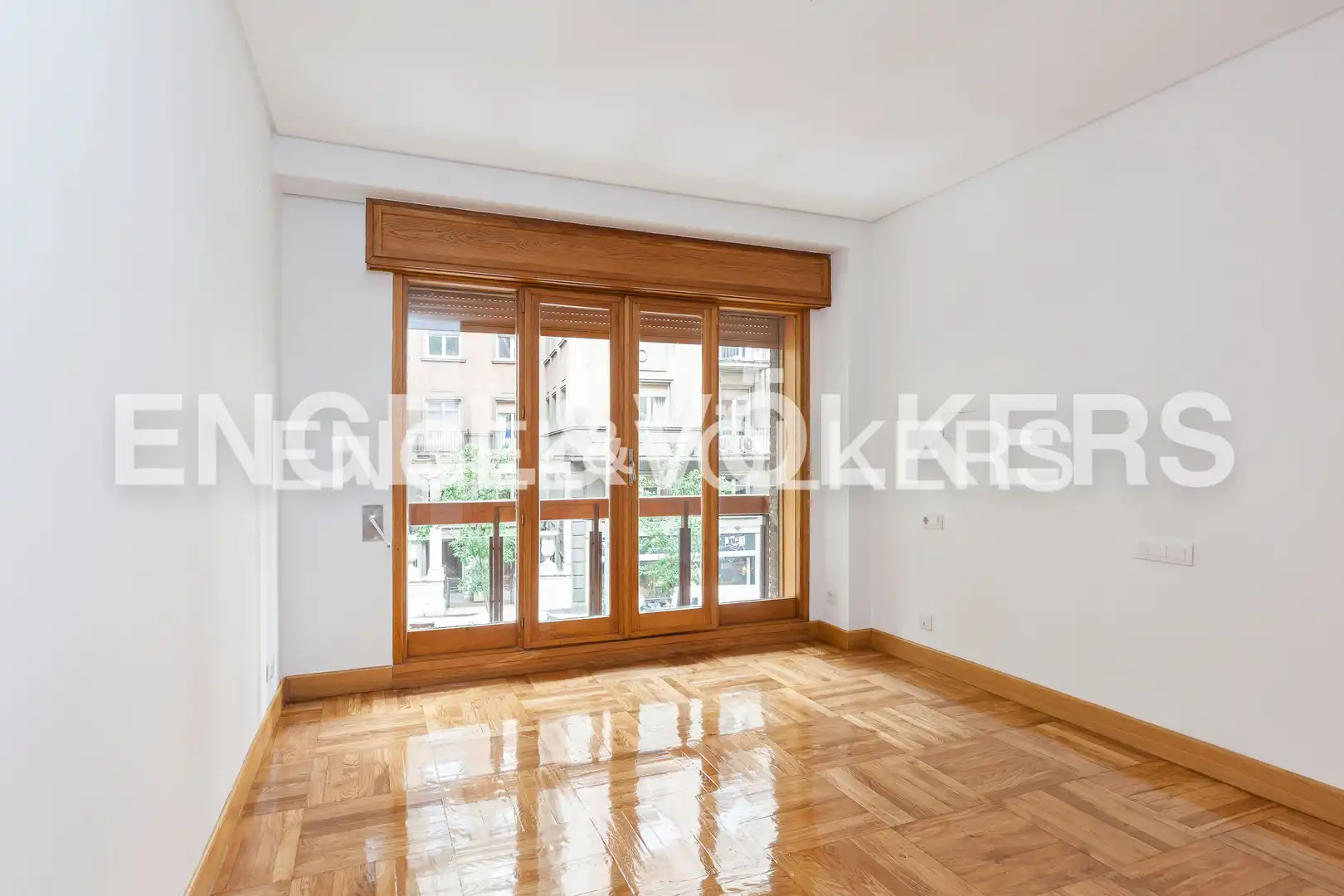 Vista exterior de Piso de alquiler en Madrid con Aire acondicionado, Calefacción y Parquet