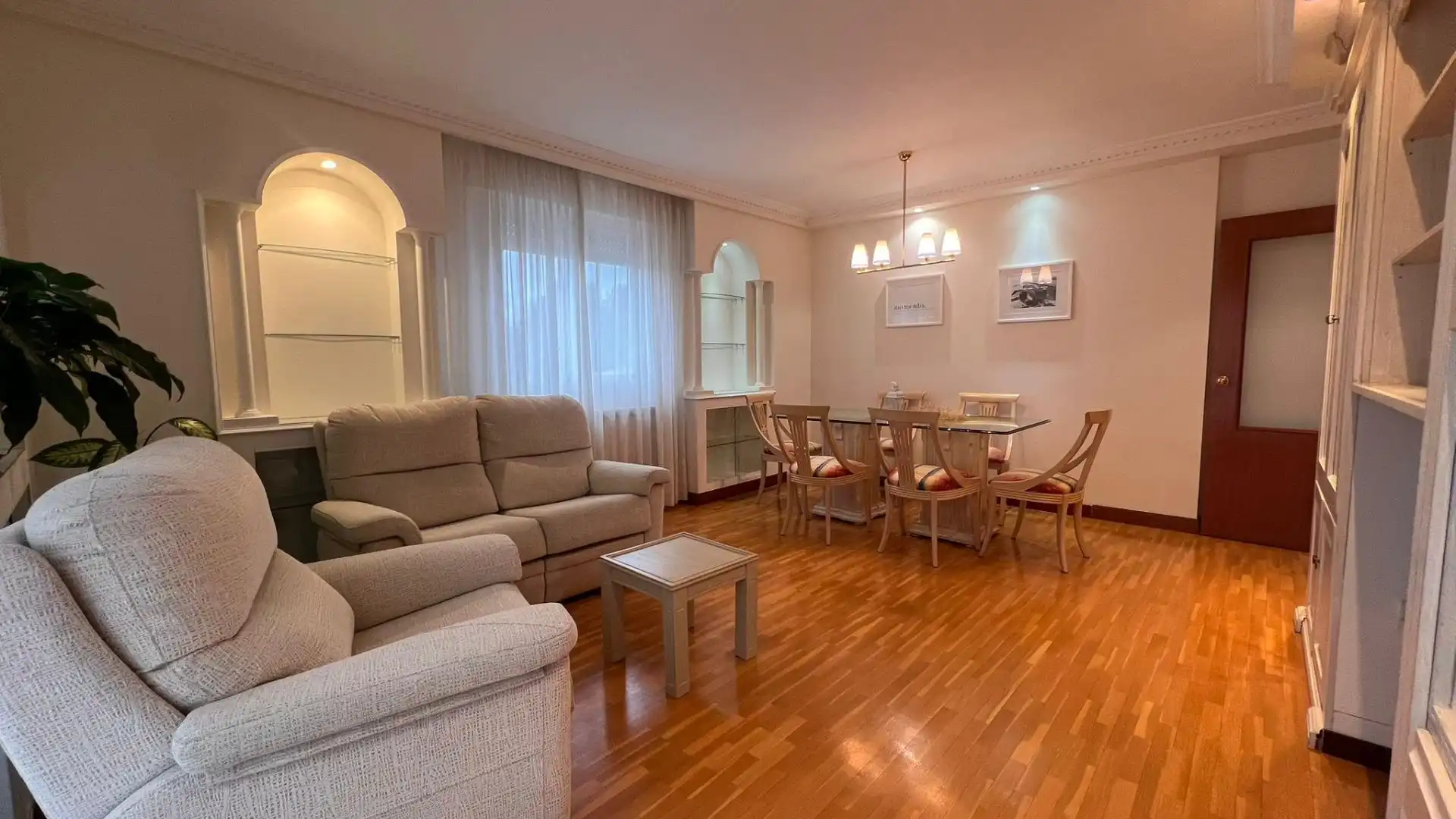 Living room of Flat for rent in  Pamplona / Iruña  with Heating, Parquet flooring and Furnished