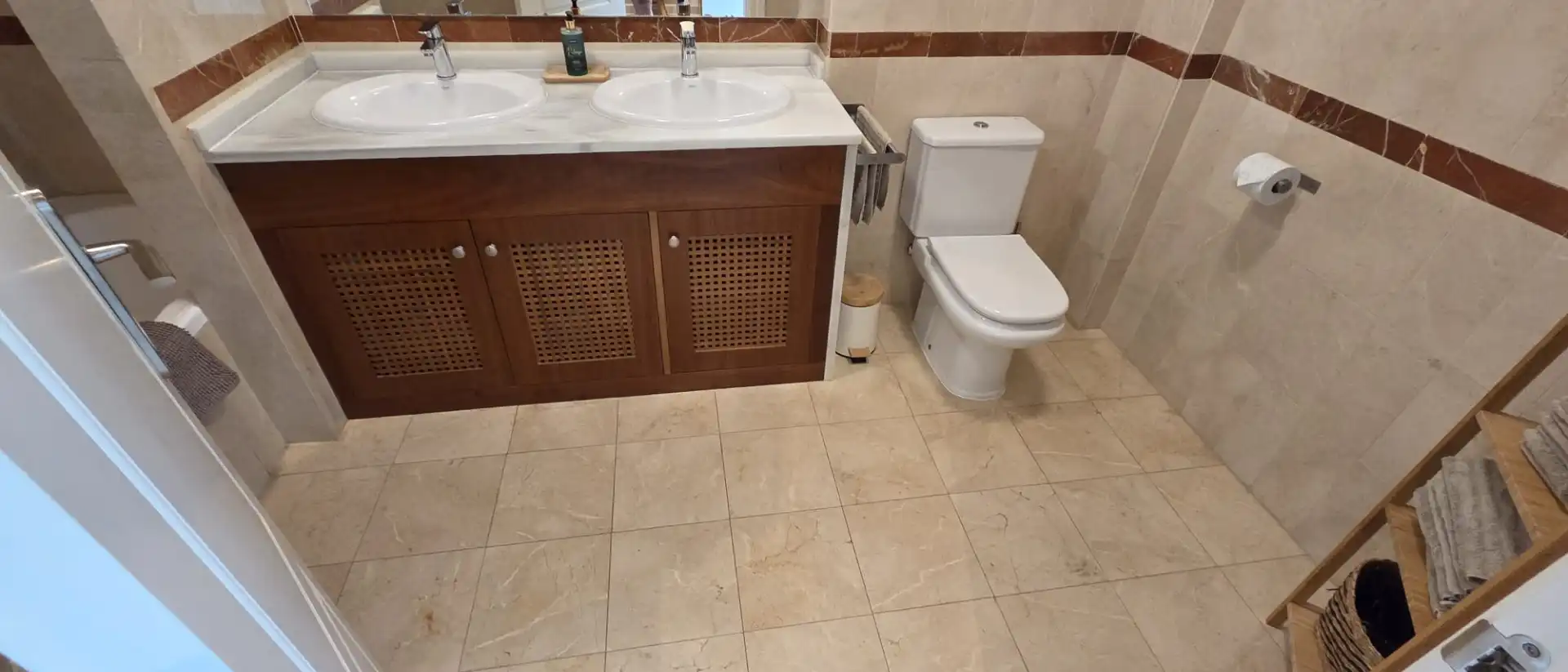 Baño de Casa adosada de alquiler en Alhaurín de la Torre con Aire acondicionado, Jardín privado y Terraza