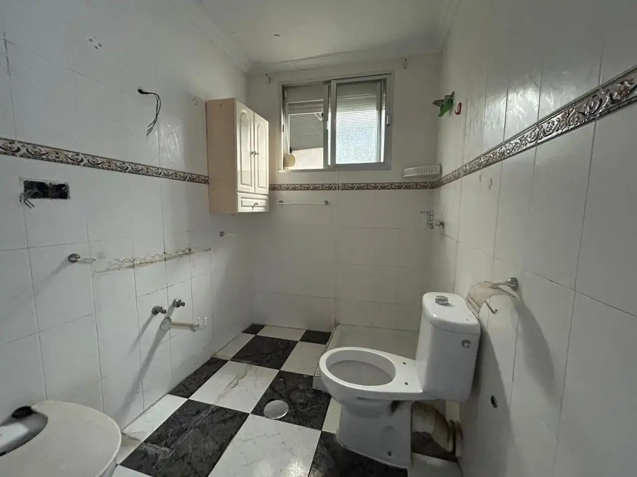 Bathroom of Houses for sale in Utrera