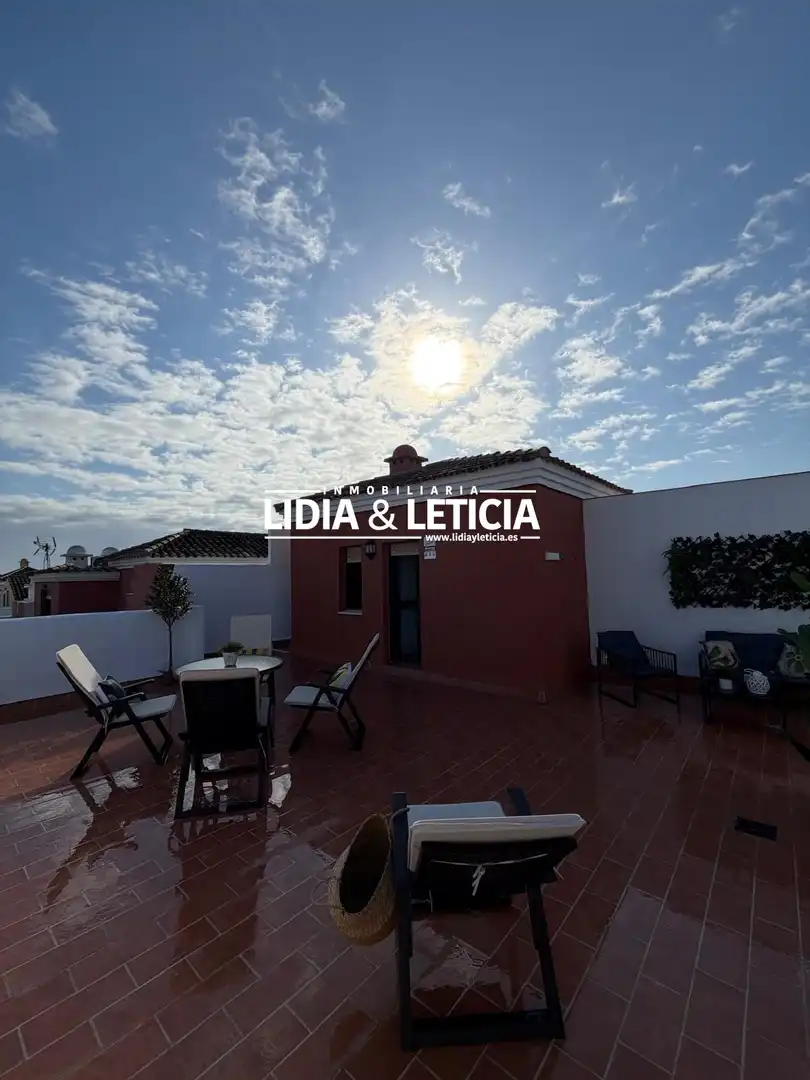 Terrasse von Dachboden zum Verkauf in Zahara de los Atunes mit Privatgarten, Terrasse und Abstellraum
