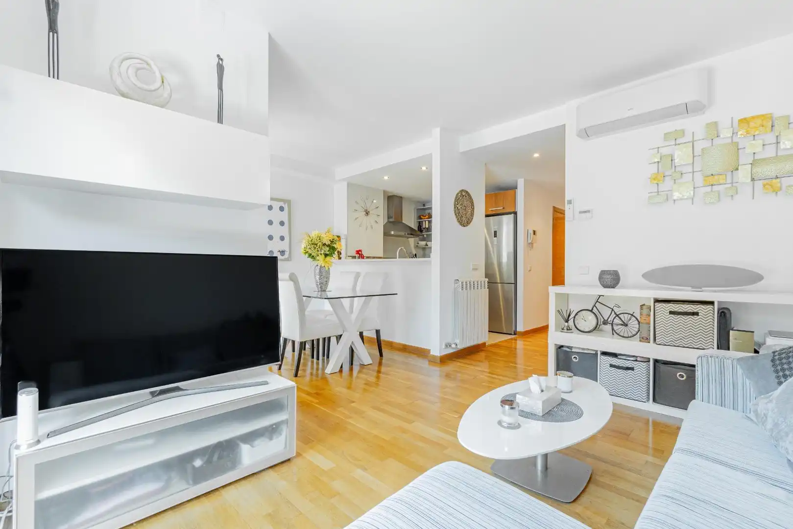 Wohnzimmer von Erdgeschoss zum Verkauf in  Palma de Mallorca mit Klimaanlage, Heizung und Privatgarten