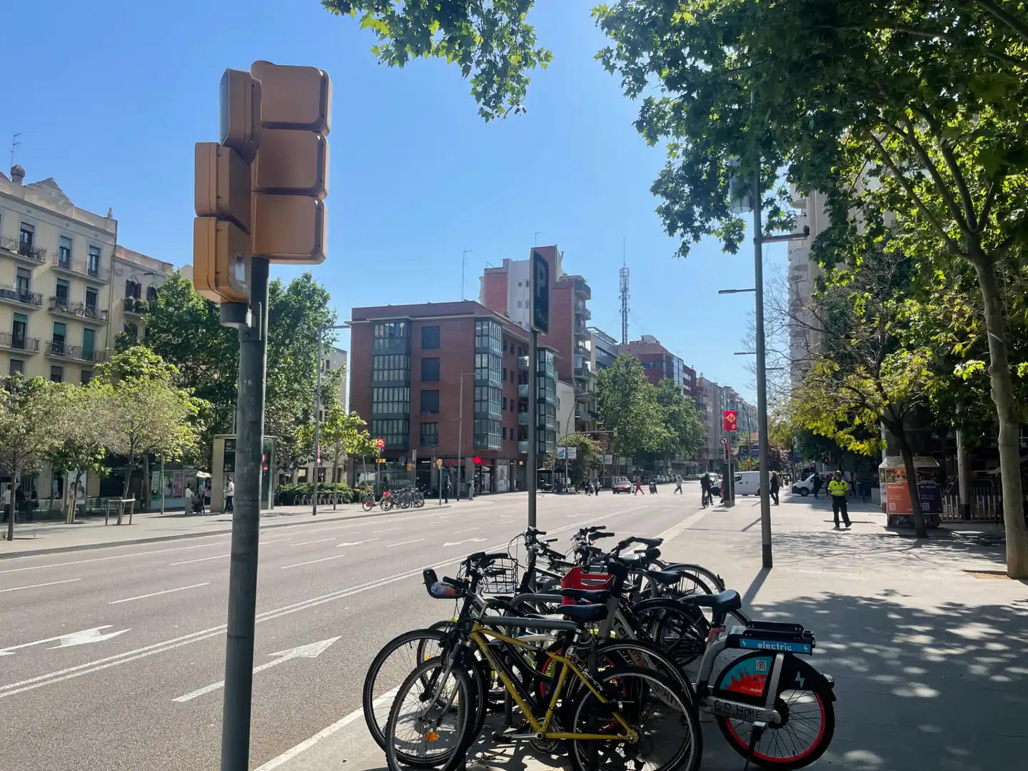 Exterior view of Flat for sale in  Barcelona Capital  with Terrace and Furnished