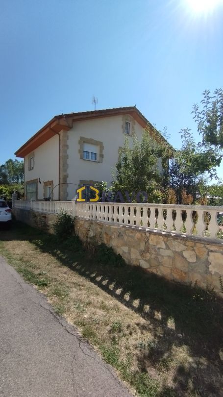 Exterior view of House or chalet for sale in Merindad de Montija  with Heating, Storage room and Furnished