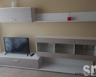 Sala d'estar de Pis en venda en Ubrique amb Piscina, Microones i Balcó