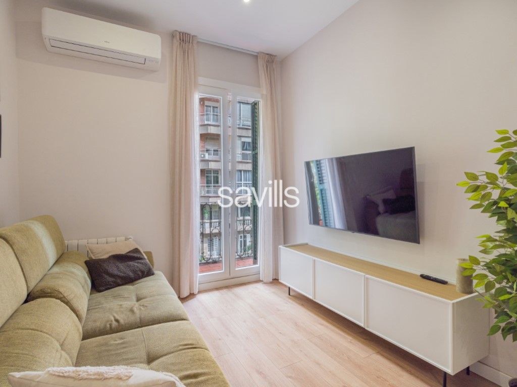 Living room of Apartment for sale in  Barcelona Capital  with Balcony