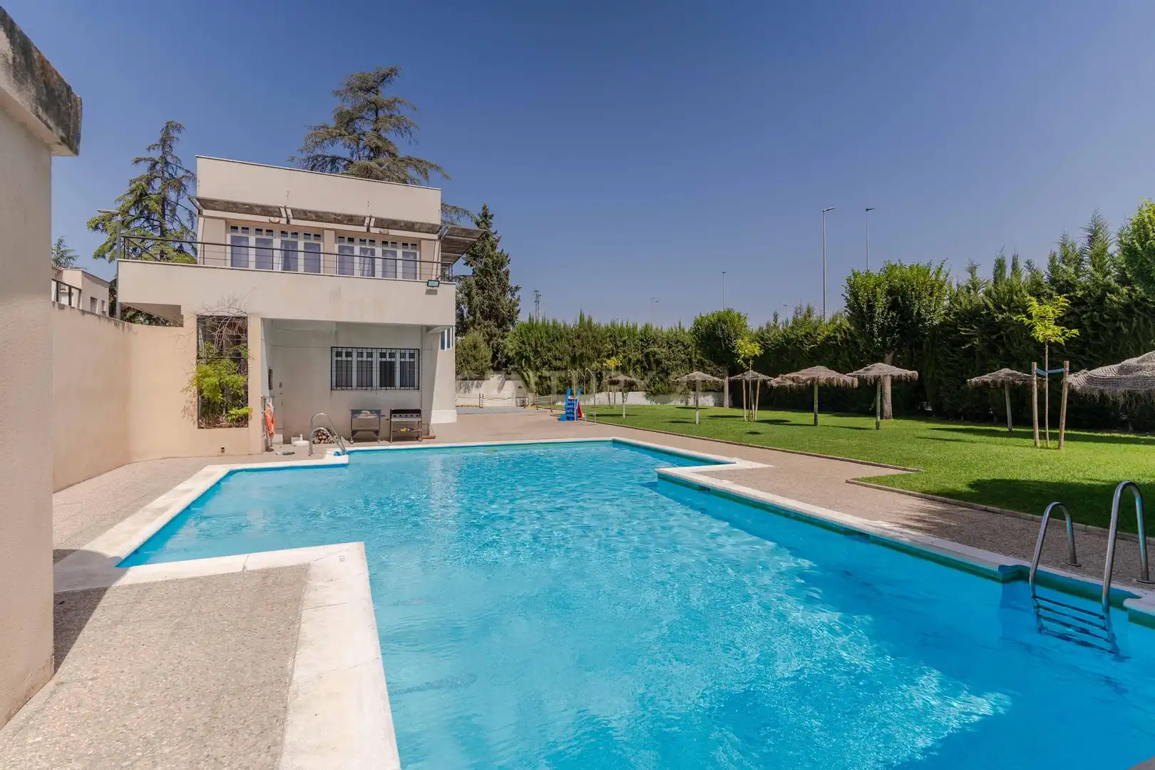 Swimming pool of Houses for sale in Armilla  with Storage room and Community pool
