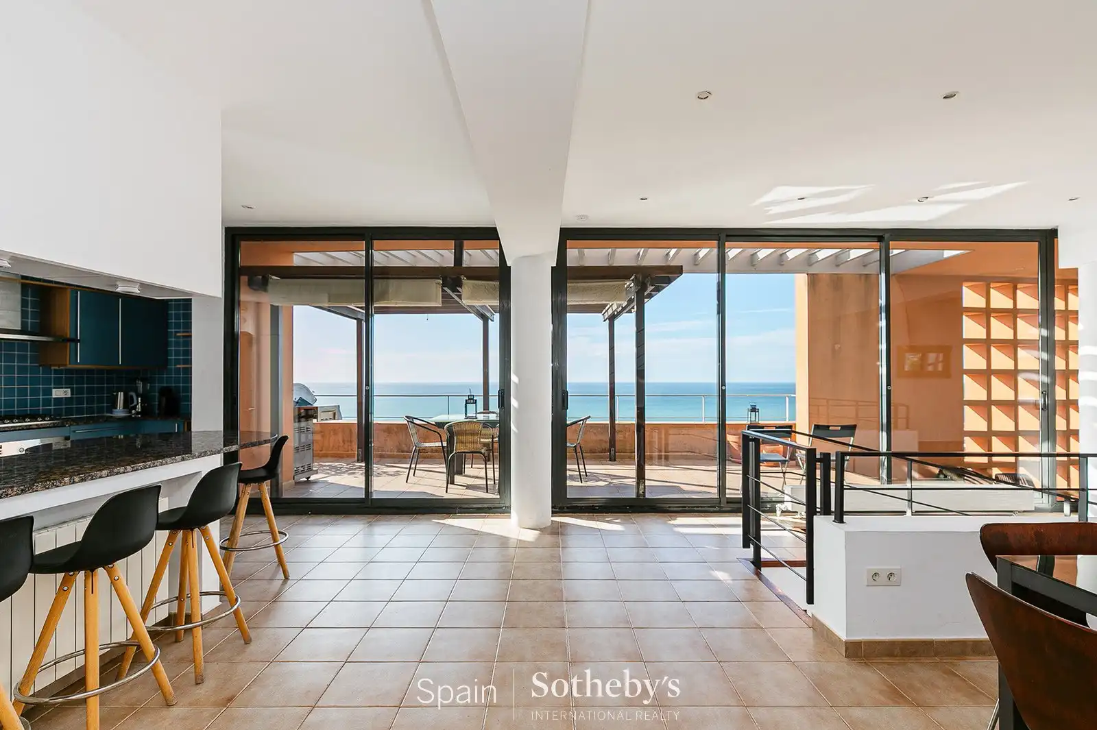 Terrassa de Casa o xalet en venda en Sitges amb Aire condicionat, Calefacció i Jardí privat