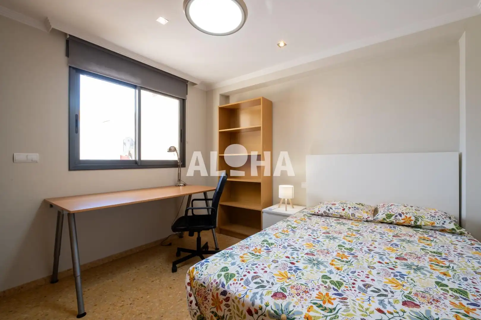 Habitación de Apartamento de alquiler en Moncada con Aire acondicionado, Calefacción y Amueblado