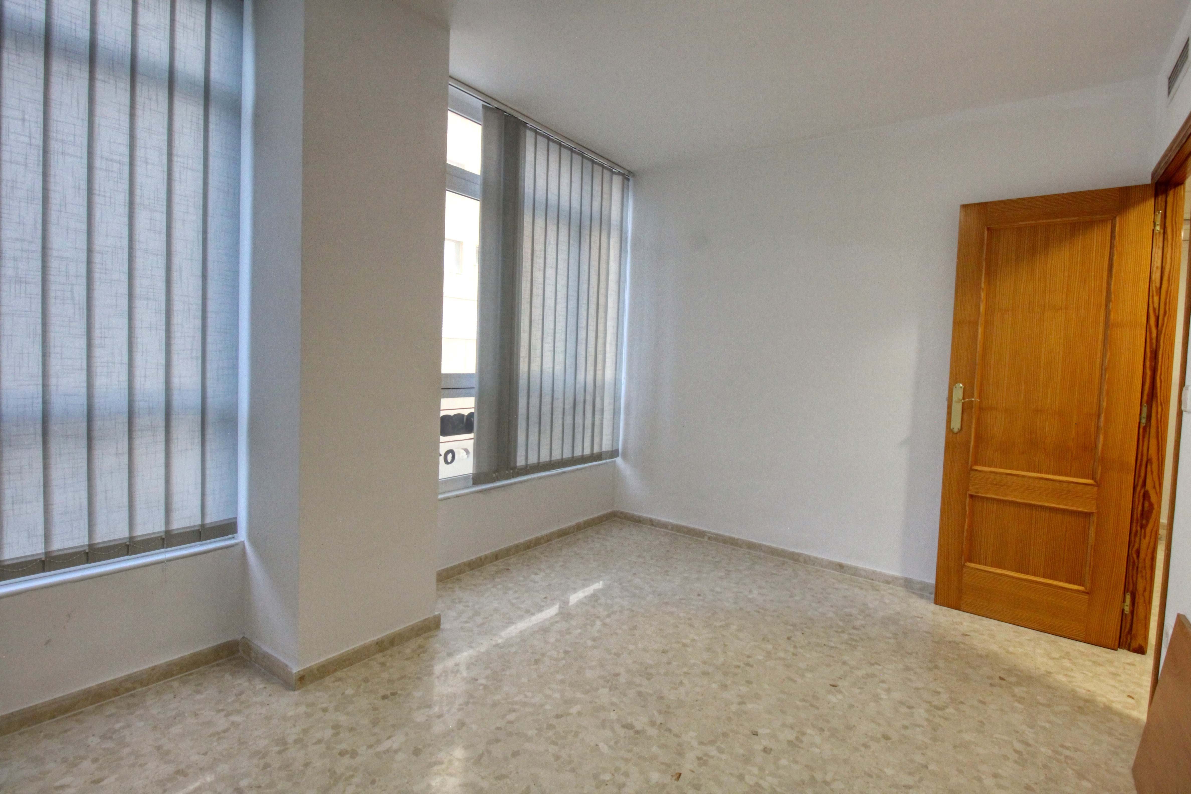 Bedroom of Study for sale in Oliva  with Air Conditioner and Heating