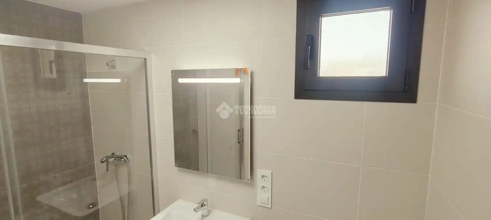 Bathroom of Flat for rent in La Rinconada  with Air Conditioner
