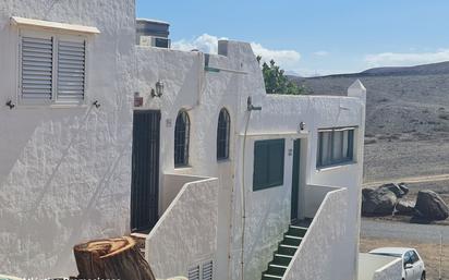 Außenansicht von Wohnungen zum verkauf in Tuineje mit Terrasse