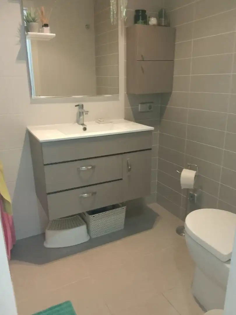 Bany de Apartament en venda en Mont-roig del Camp amb Aire condicionat, Jardí privat i Terrassa