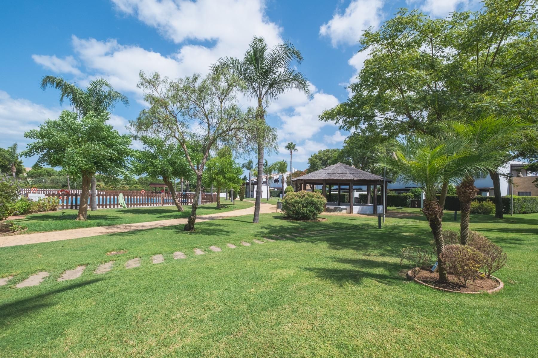 Jardí de Apartament en venda en Rota amb Terrassa i Piscina comunitària