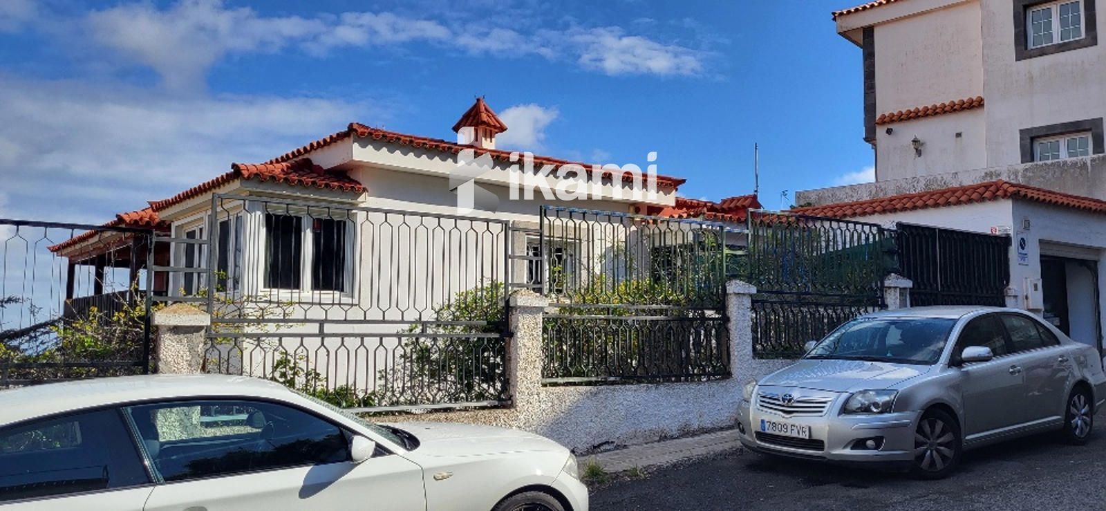 Exterior view of House or chalet for sale in Las Palmas de Gran Canaria  with Air Conditioner, Heating and Private garden