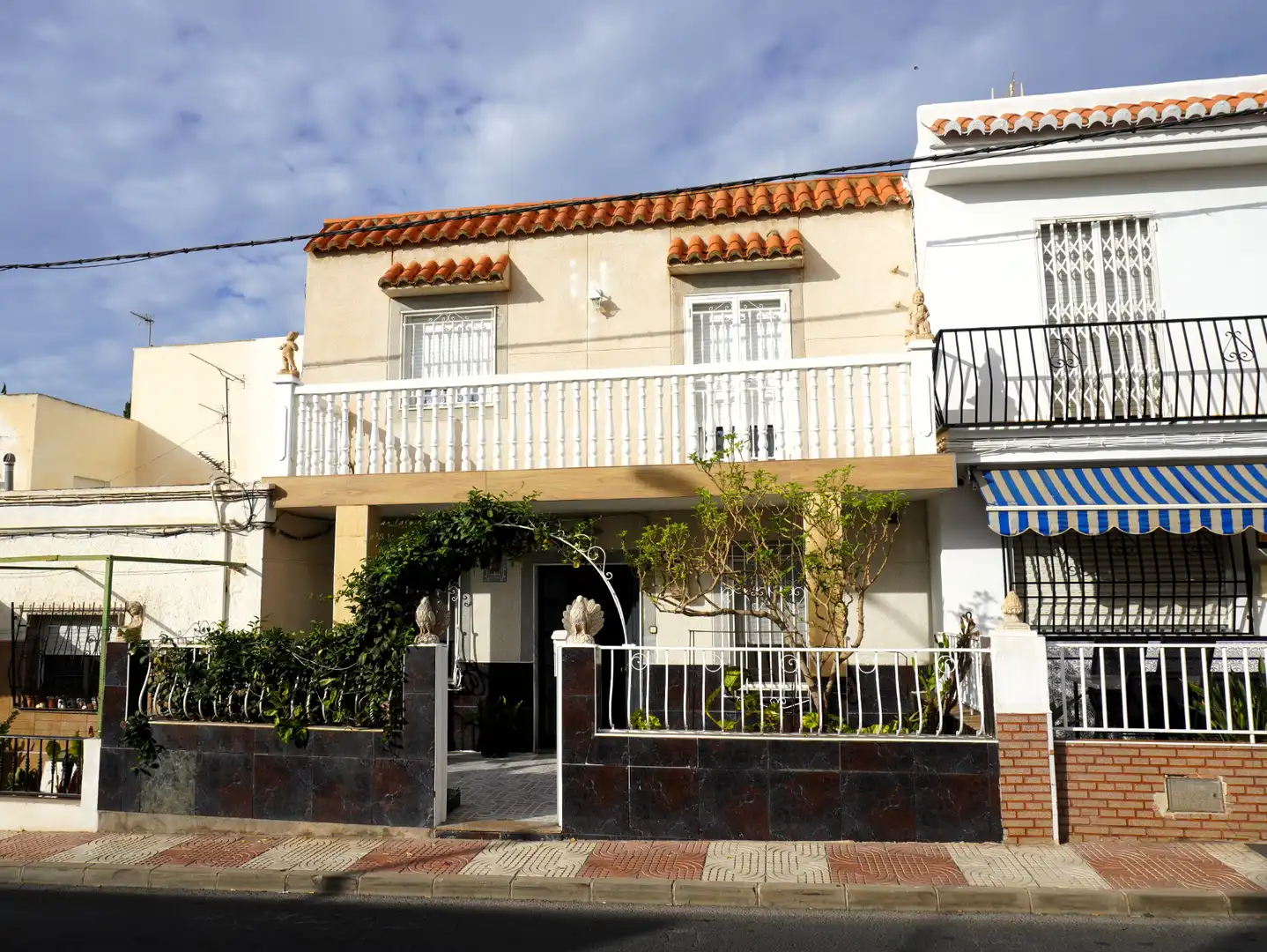 Vista exterior de Casa adosada en venda en Aguadulce